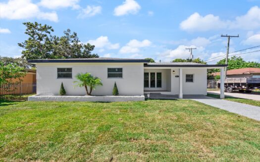 811 S 26TH CT HOLLYWOOD 33020