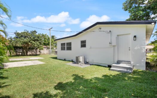 811 S 26TH CT HOLLYWOOD 33020