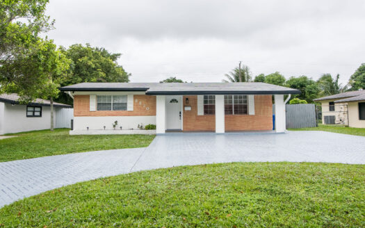 2270 HAVANA DR MIRAMAR 33023